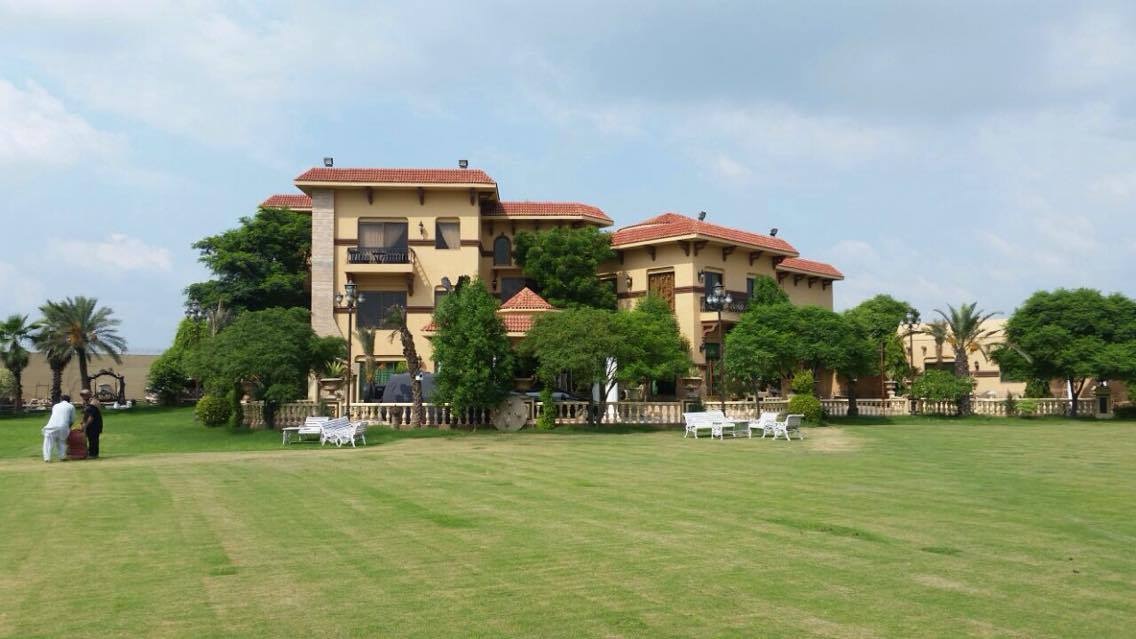 7 Palms Estate