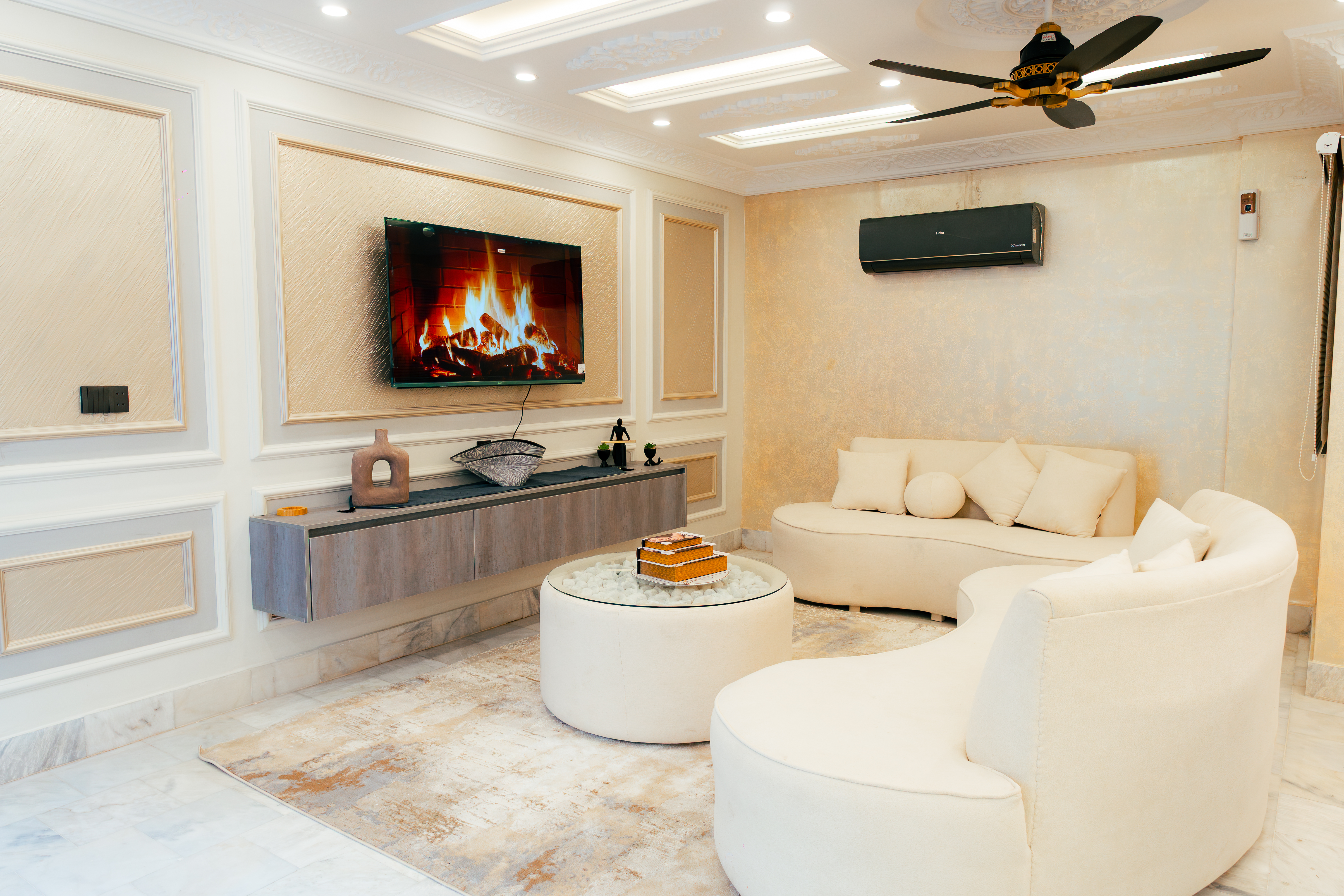 Premium 2BR Penthouse | Private öpen Area | Near Airport