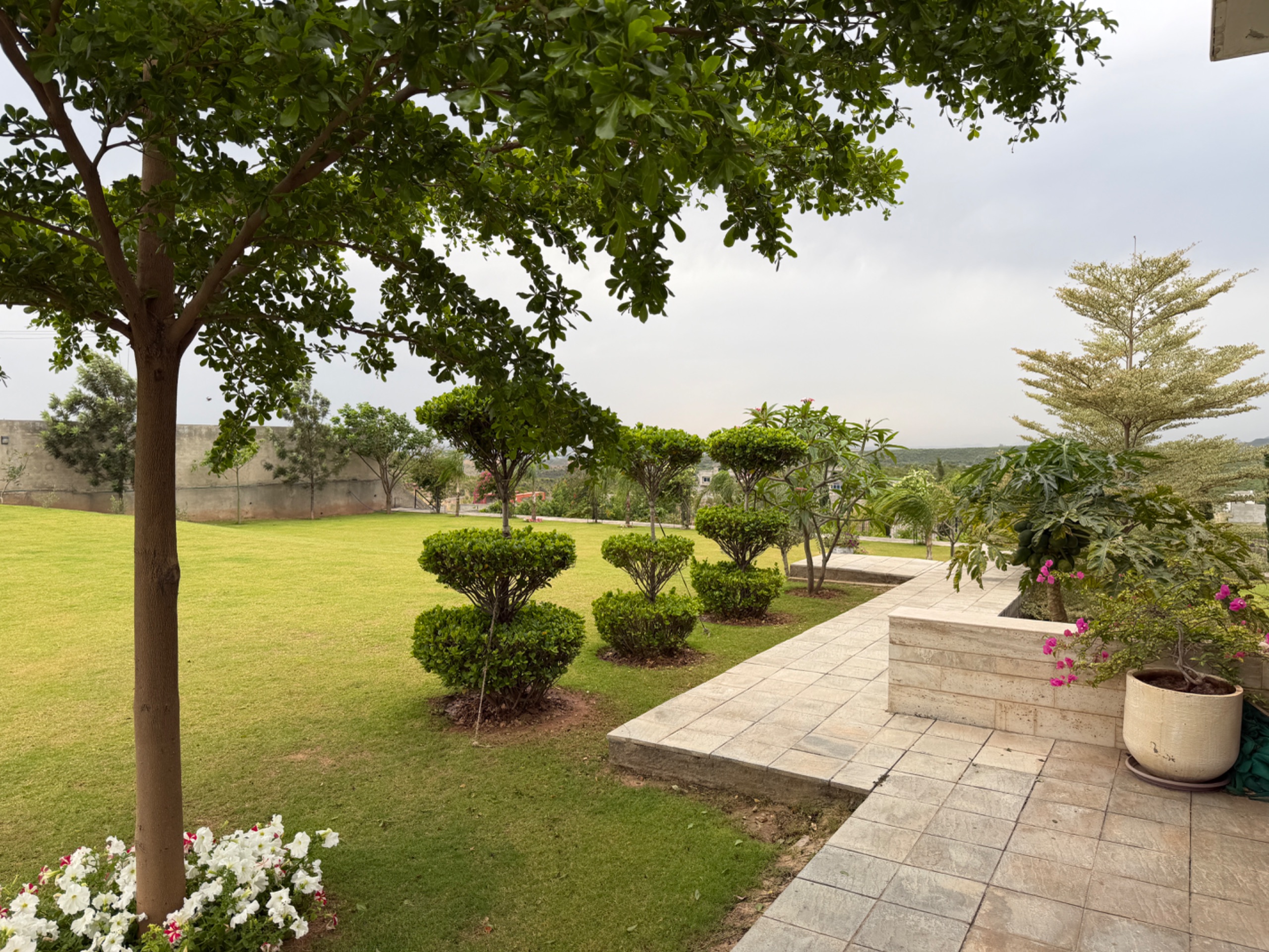 Scenic Farmhouse Retreat | Nature, Photoshoot, Events