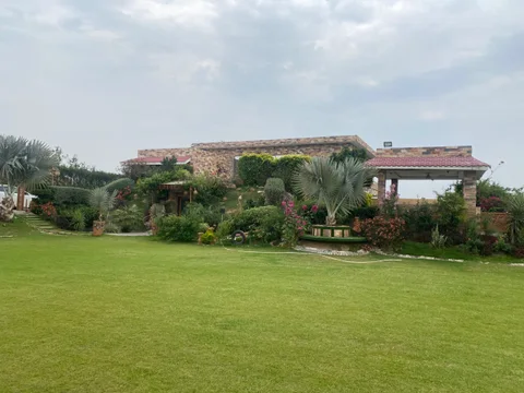 Hill View Garden Farmhouse for Stays, Events & Shoots.