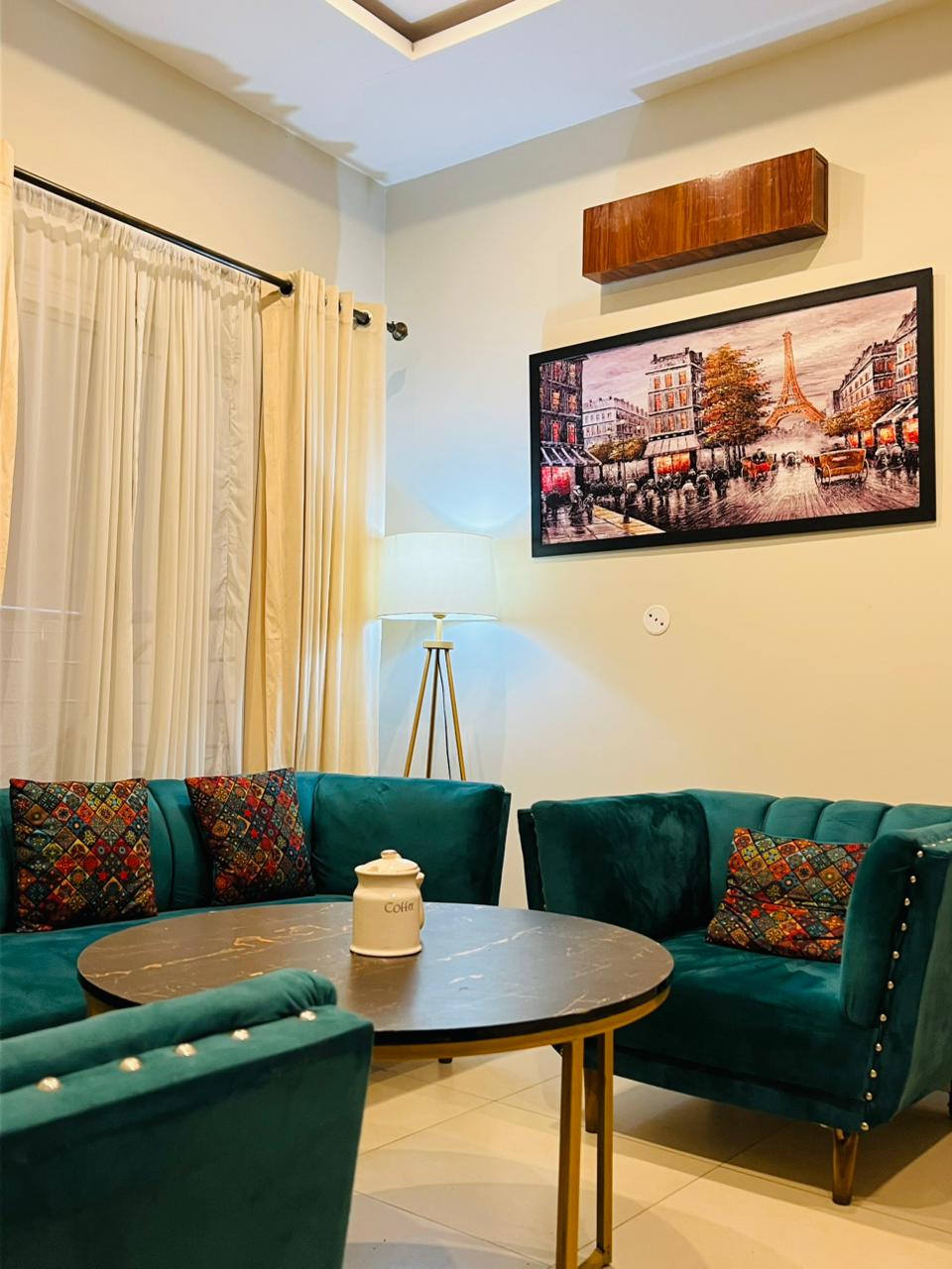 Cozy Luxury 1BR | Netflix • WiFi • Bahria Phase 7