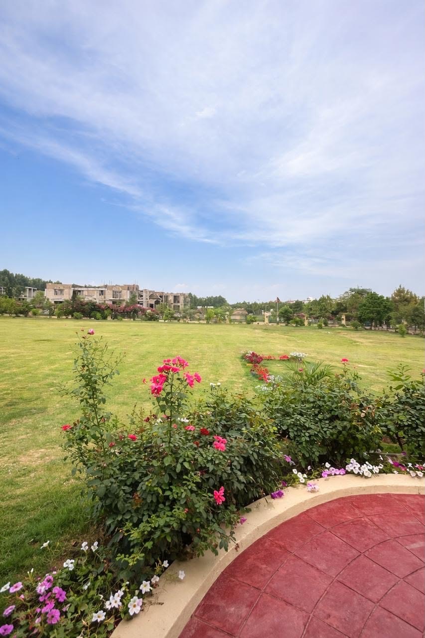 2BHK Farmhouse in Gulberg Greens
