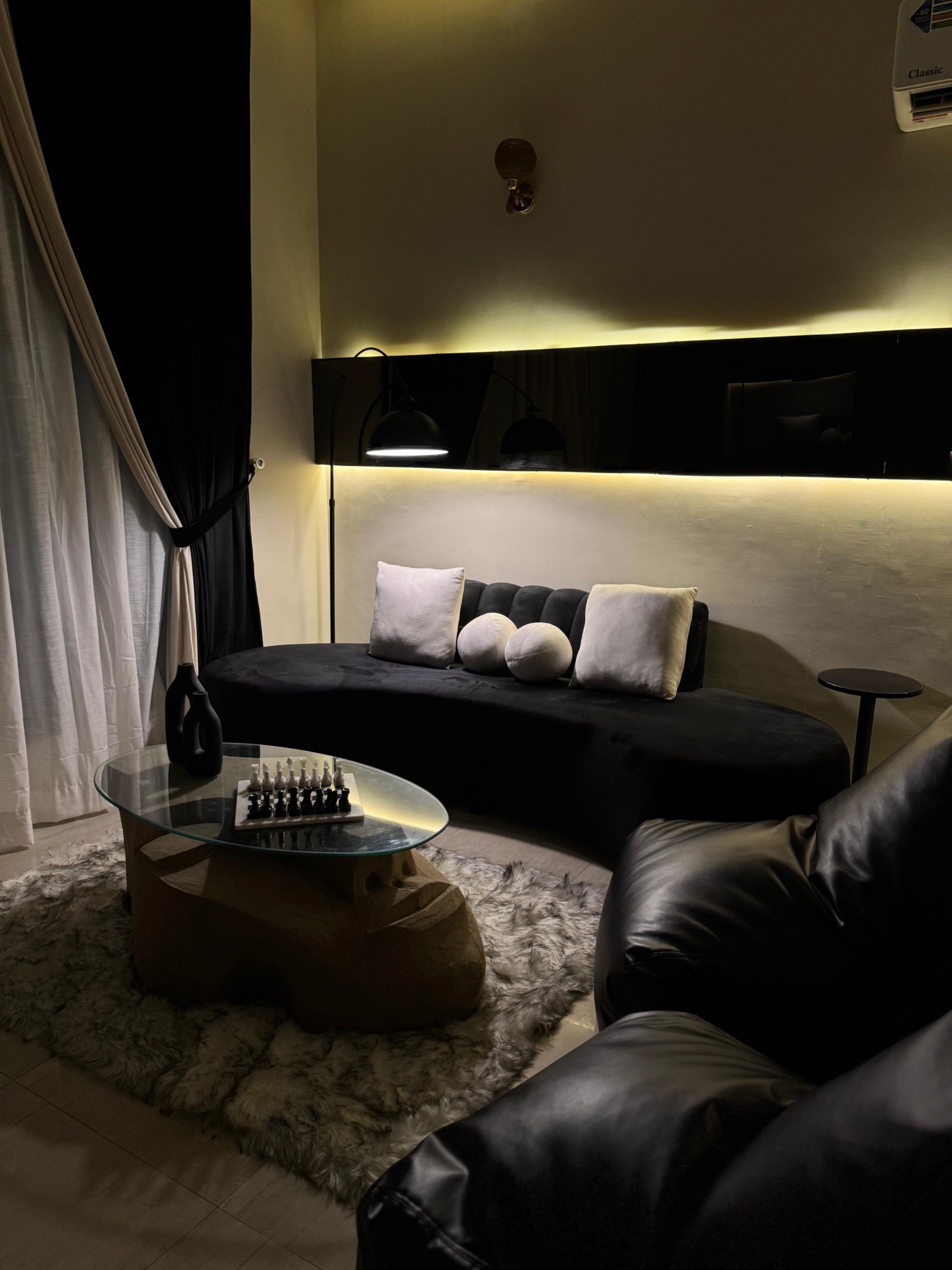 Luxury 3BR Villa | Near Raya & DHA Ph5/6
