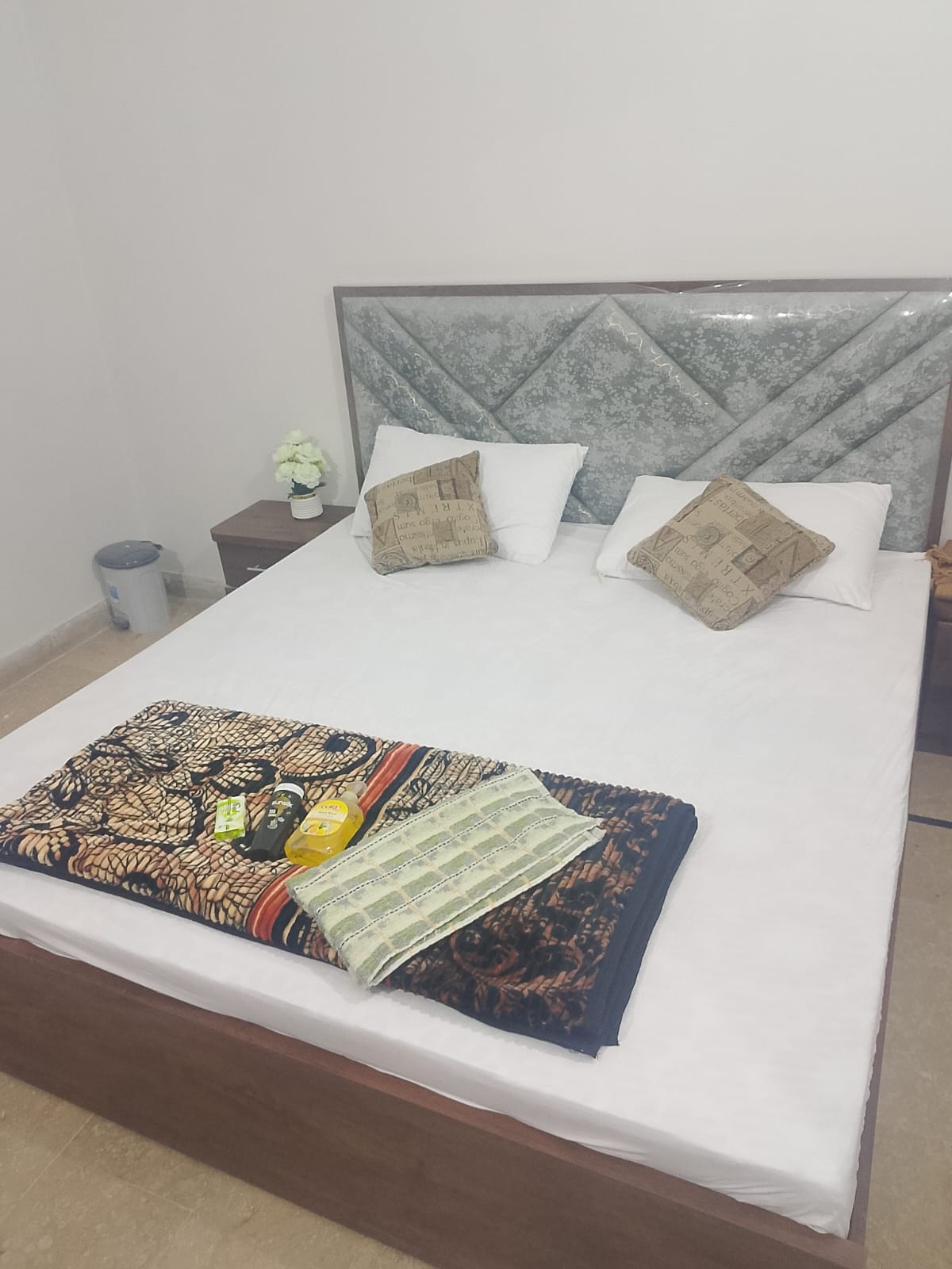 Fully furnished 2 bed lounge apartment for rent daily weakly monthly