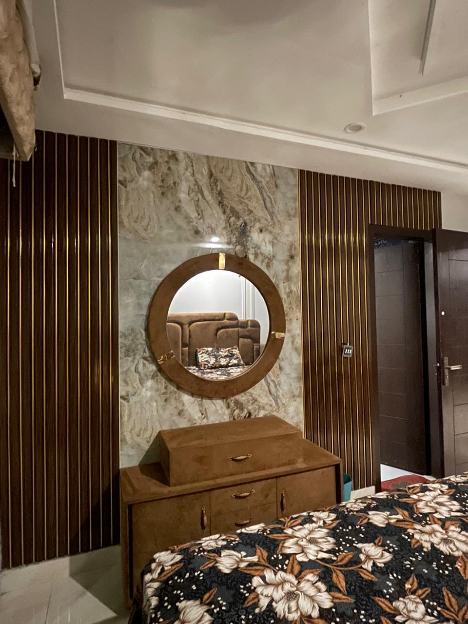 Suit lounge