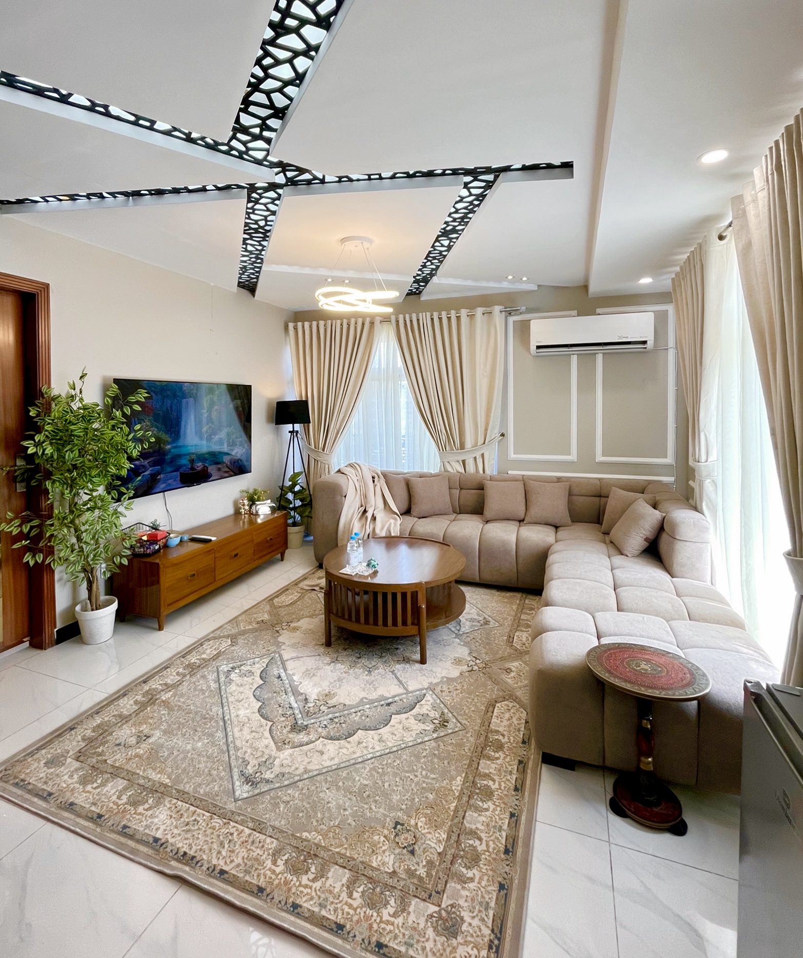 Exclusive Full-Floor Penthouse with 1500+ sq ft Terrace & Self Check-In