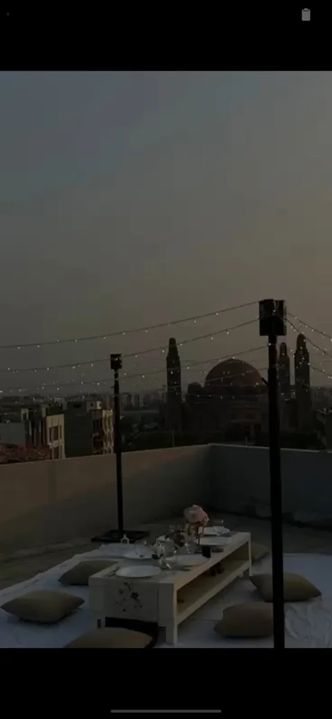 So its a roof top in bahria town lhr on main