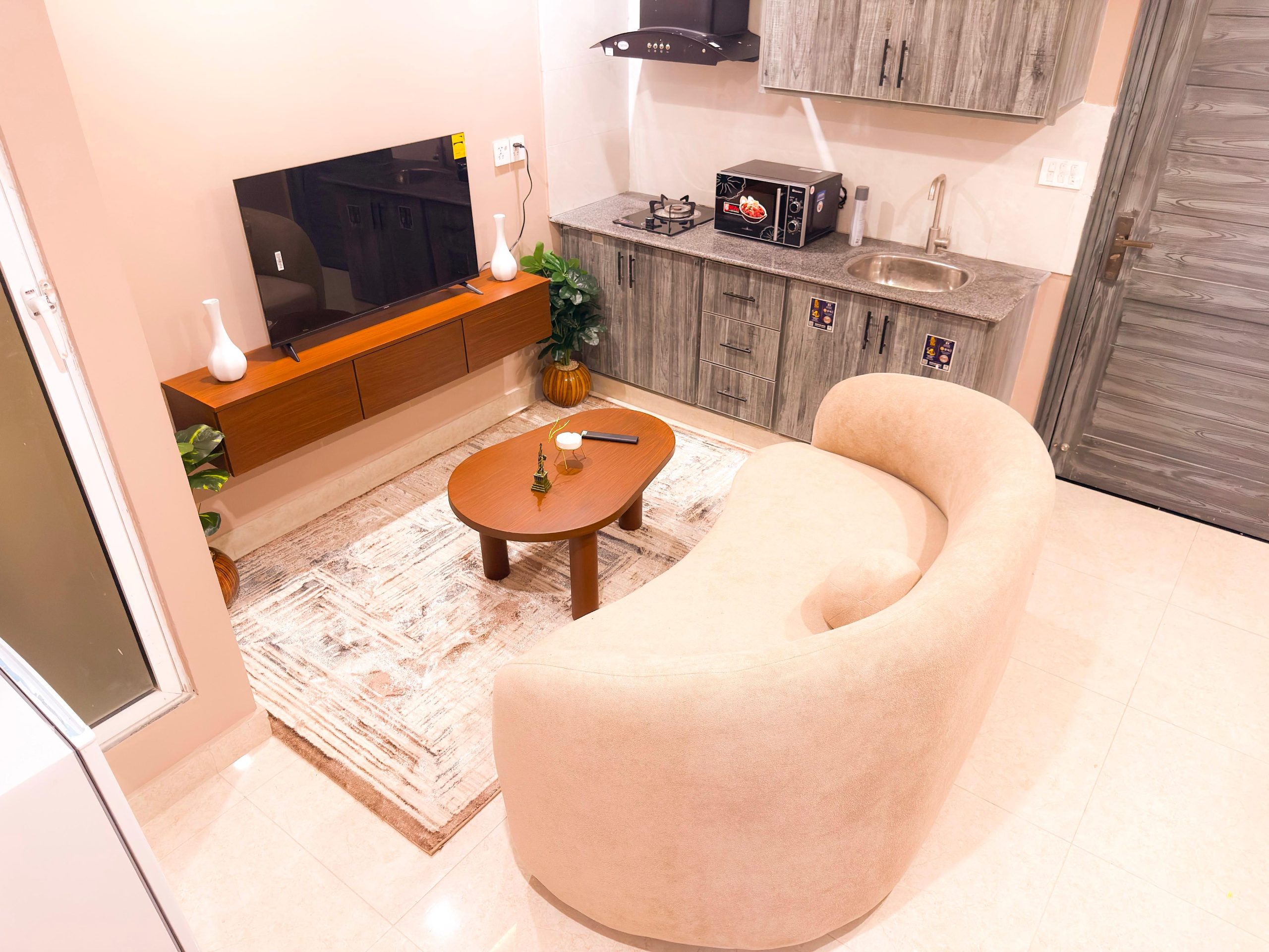 City View Retreat | 2 Min to Food Street
