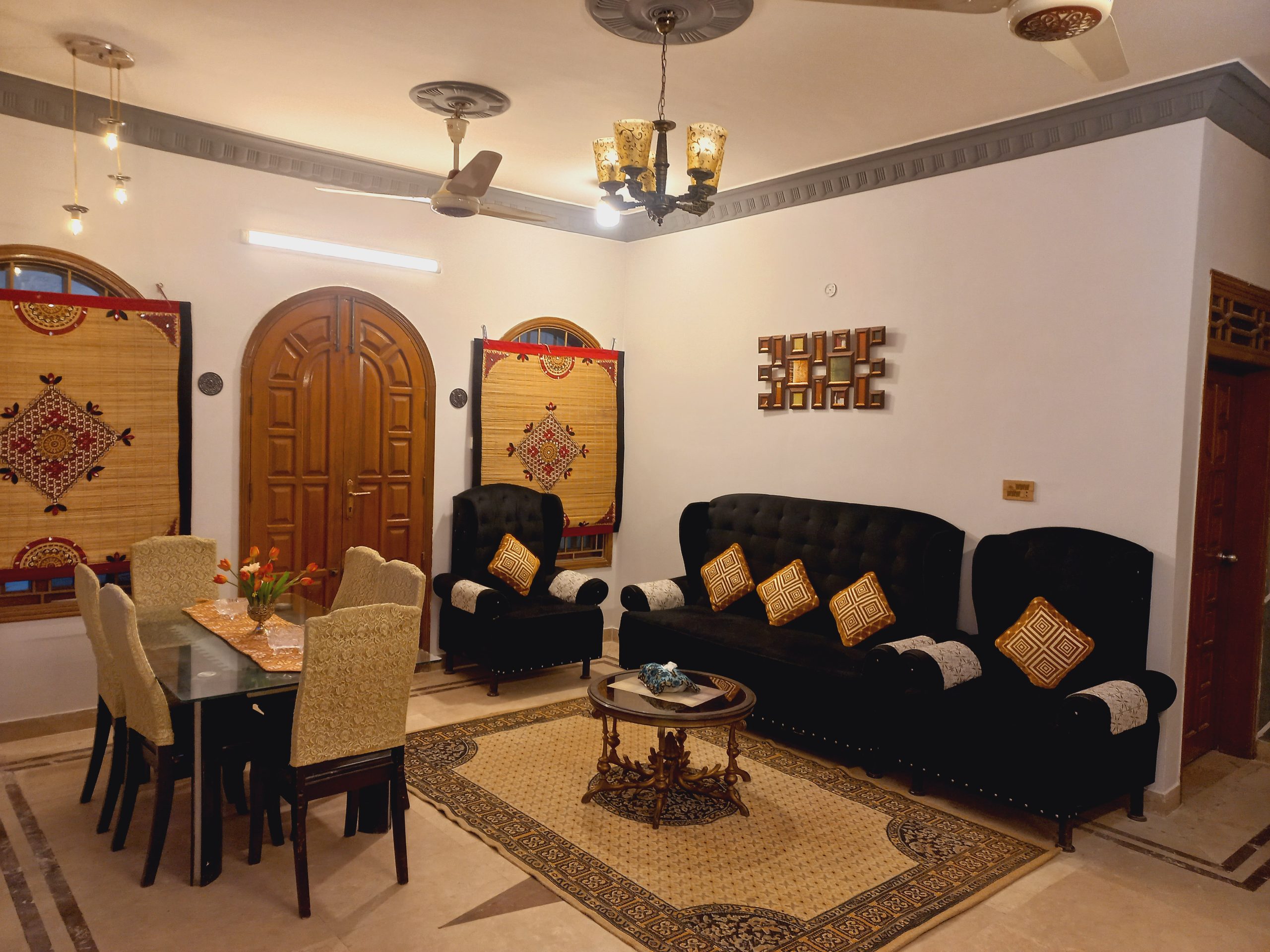 Bungalow for Stay & Shoot in Jauhar