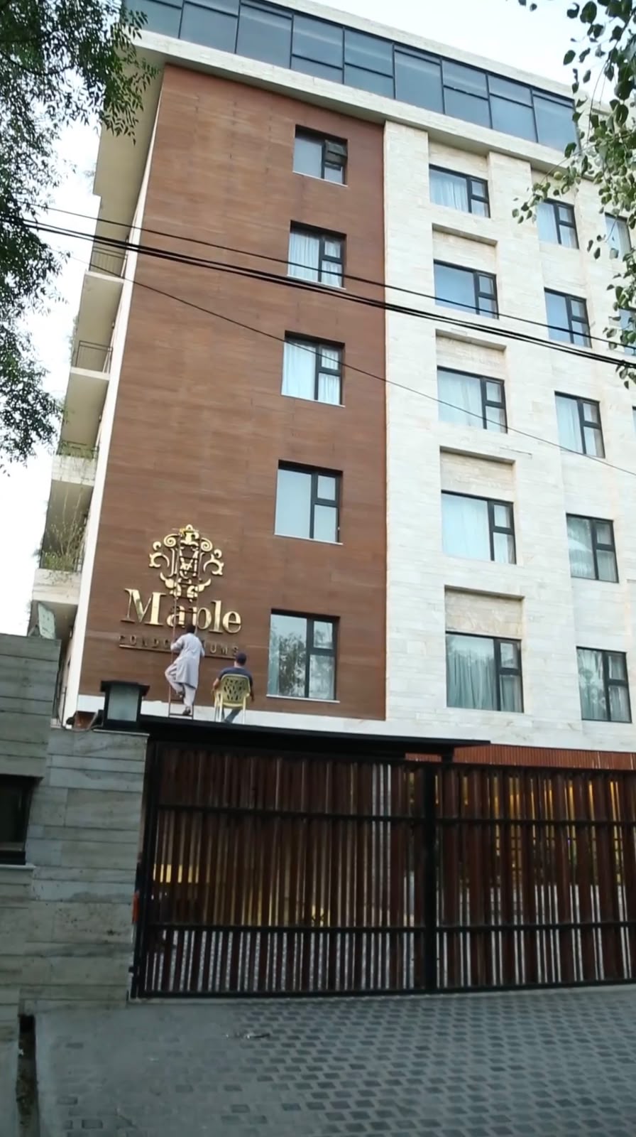 Luxury 2-Bedroom Suite | MM Alam Road, Gulberg III