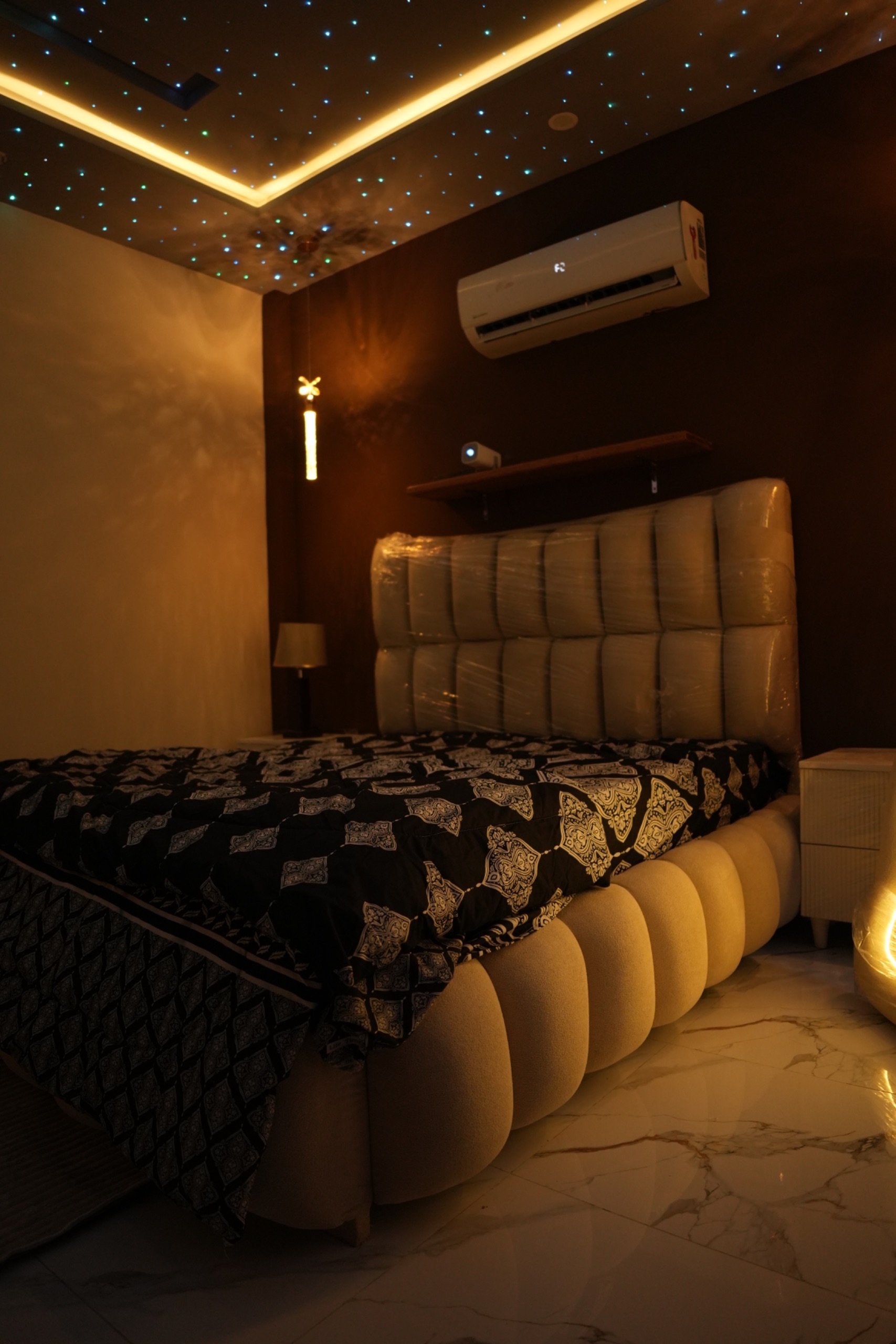 Modern luxury cozy starlight roof appartment