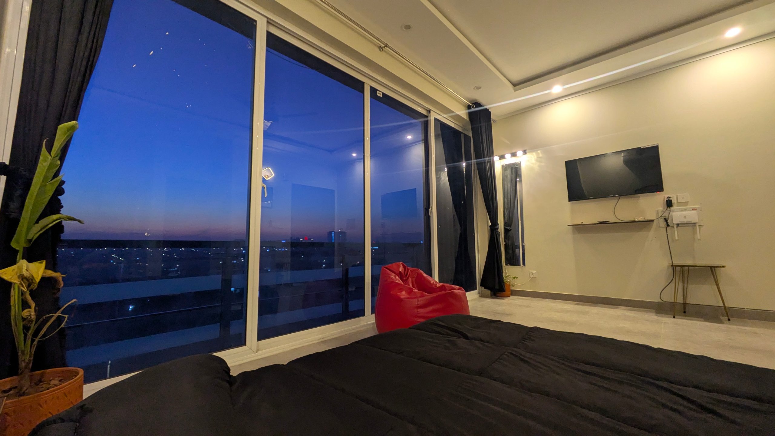 City view studio apartment