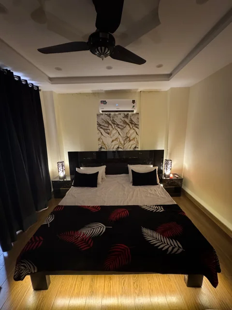 Luxury 1BHK APT | Netflix | Self check-in & Free Parking